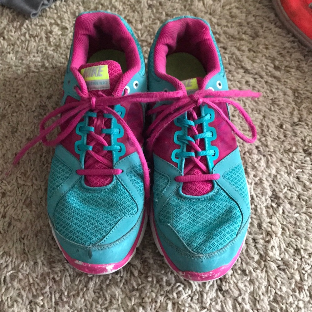 Nike tennis shoes